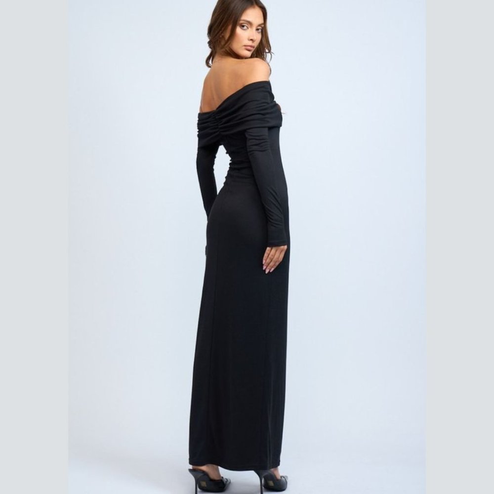 NWT Black Solid Off Shoulder Front Ruched Long Sleeve Fitted Maxi Dress - Picture 3 of 10